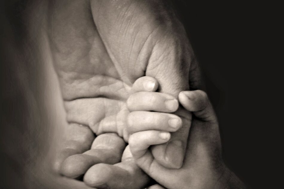 hands_family