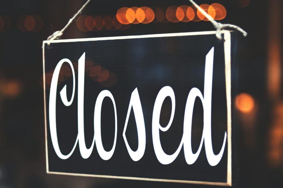 pexels-timmossholder-942304